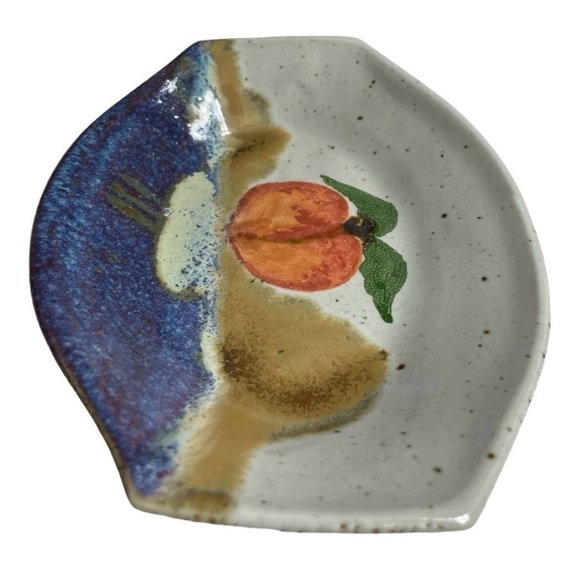 Studio Art by Chappell. Small handmade pottery Plate with Peach Design - Picture 4 of 11